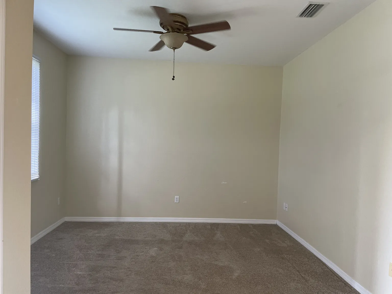 1818 Governor Avenue - 1 — Photo 4