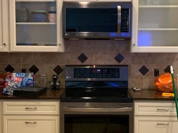 4th image of 1003 Saunders Dr