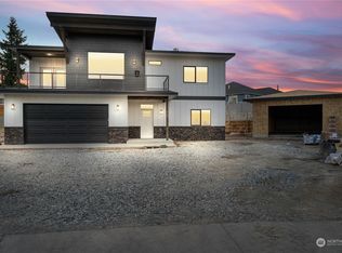 966 Cloudless Dr, Manson, WA 98831