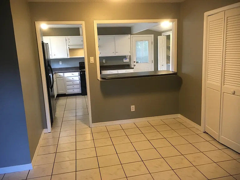 2308 Meadowbrook St — Photo 6
