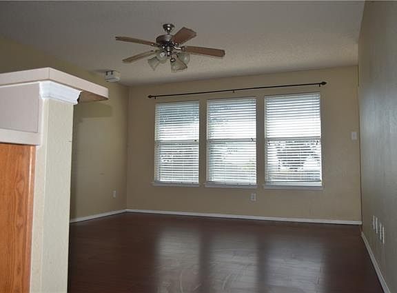 3rd image of 1025 Live Oak Dr