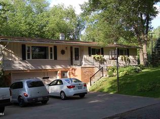 370 Oak Ridge Dr, Cedarville, IL 61013
