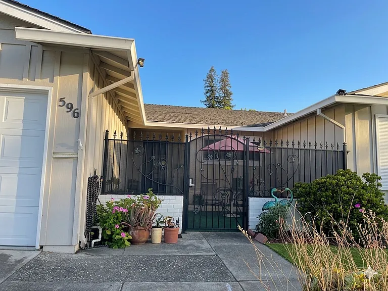 596 Curie Dr — Photo 7