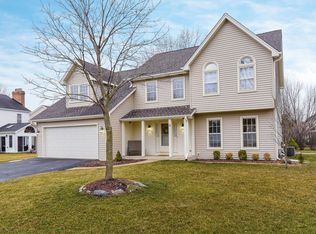 3 Venetian Way Cir, Wheaton, IL 60189