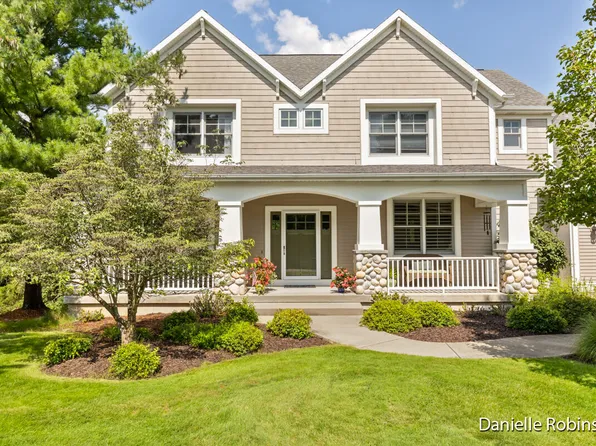 2557 Red Clover Dr SE, Ada, MI 49301