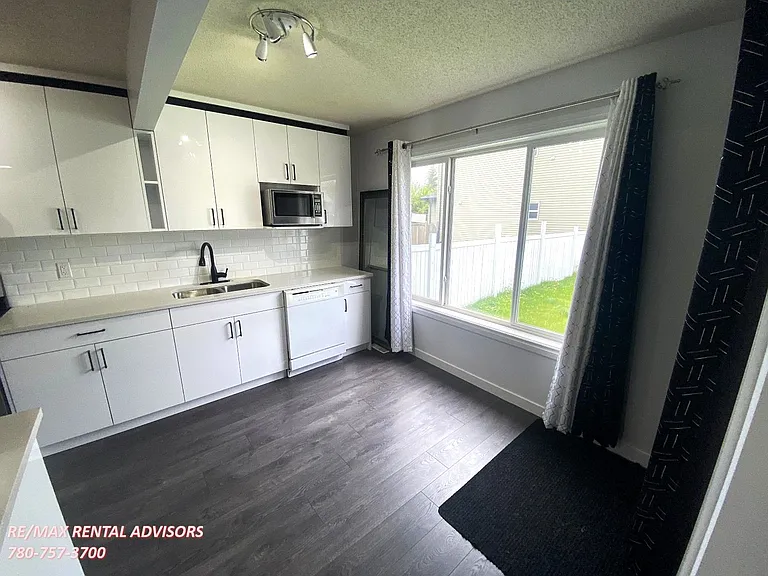 208 79th St SW — Photo 4