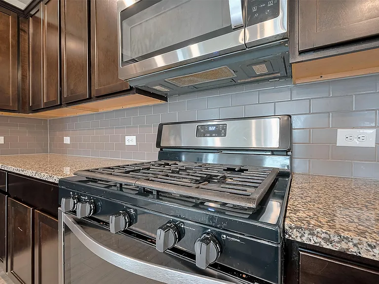 31415 Conover Dr — Photo 15