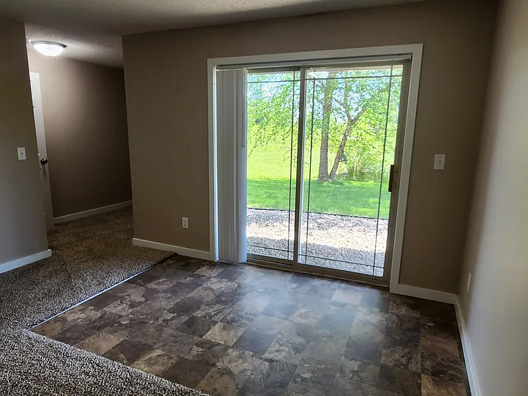 503 Amber Ln — Photo 13