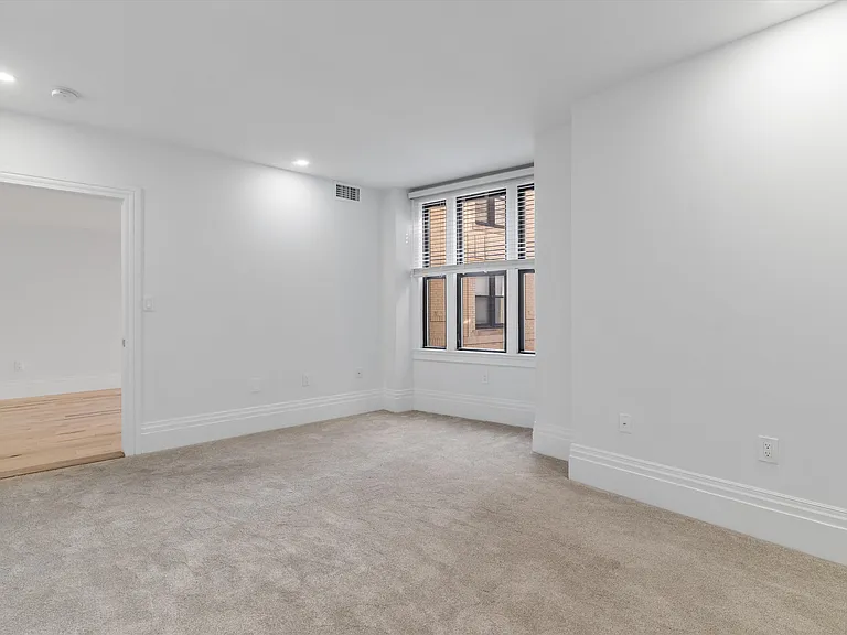 390 Commonwealth Ave #603 — Photo 12