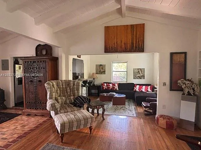 Shorecrest — Photo 3