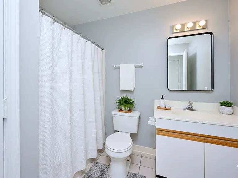 CenterPointe Apartments & Townhomes — Photo 8