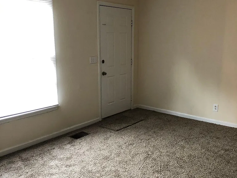 310 Darold Ct — Photo 2