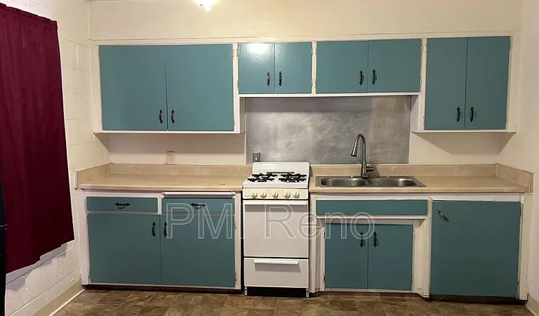 2075 Patton Dr #B — Photo 1