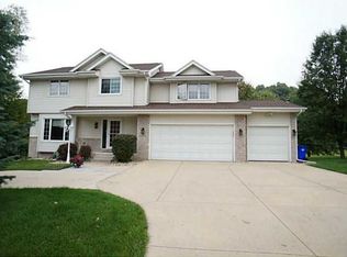 5040 42nd St NE, Cedar Rapids, IA 52411