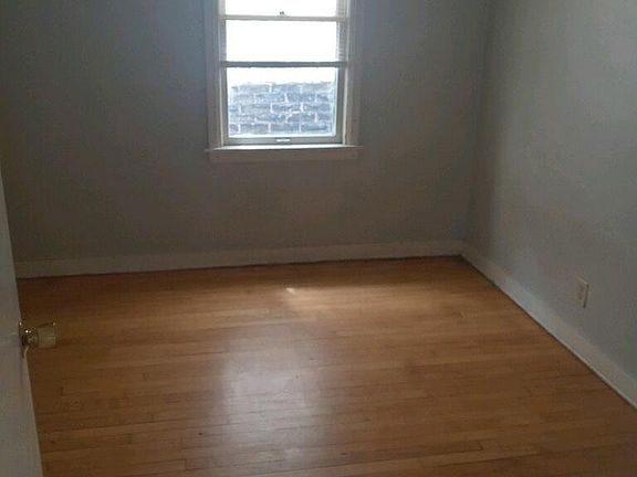 5th image of 2243 S Kinnickinnic Ave #2