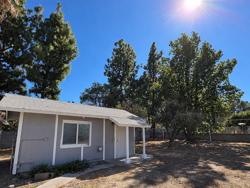11083 Willis Dr