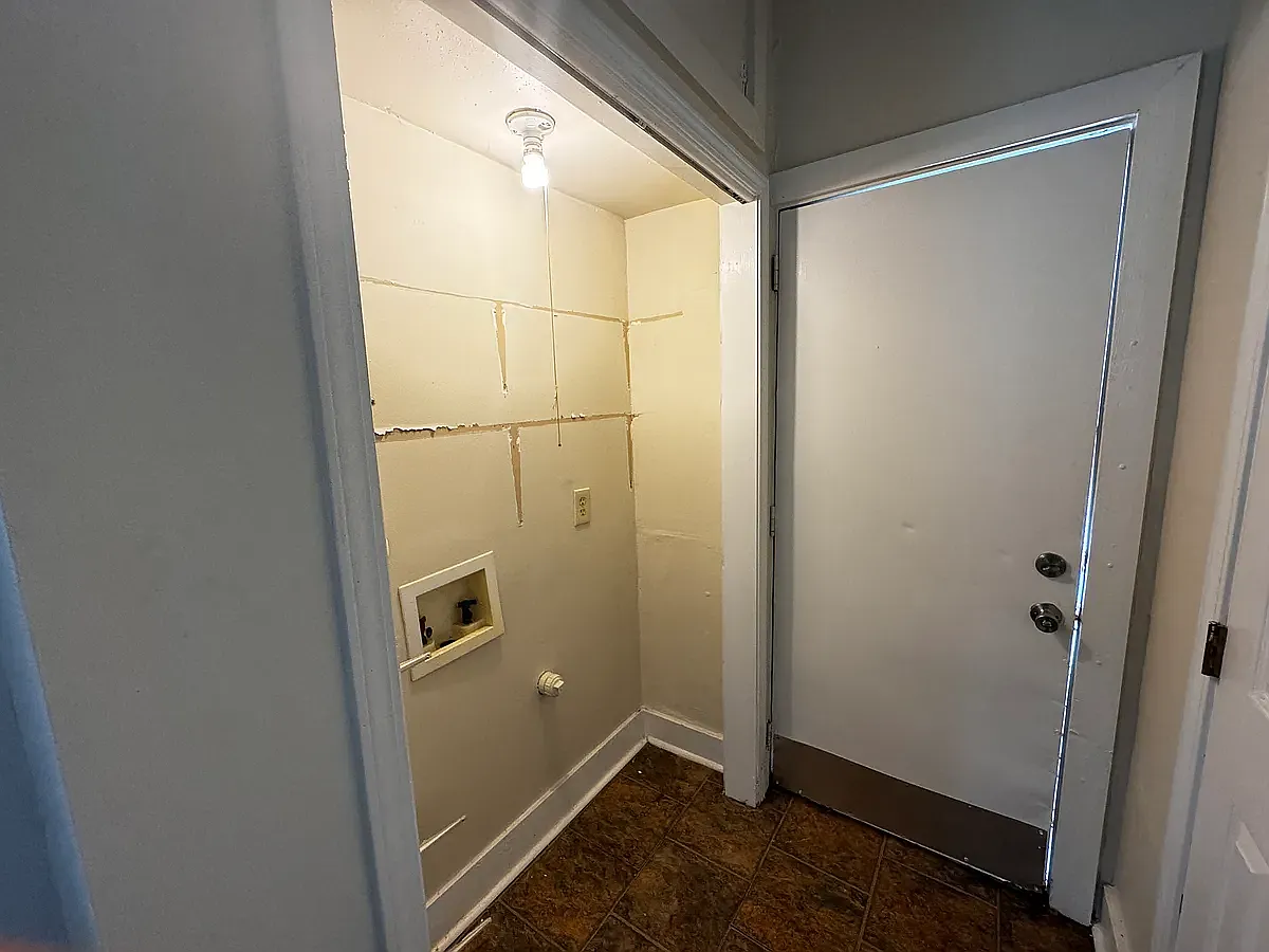 1 bed, 900 sqft, $995 — Photo 4