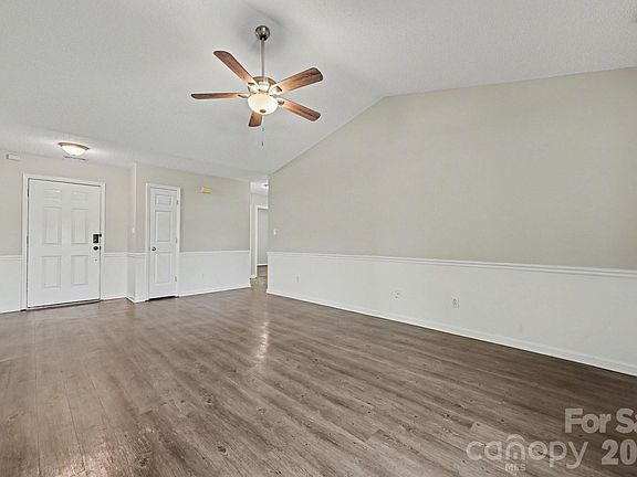 4th image of 3209 Green Meadow Way