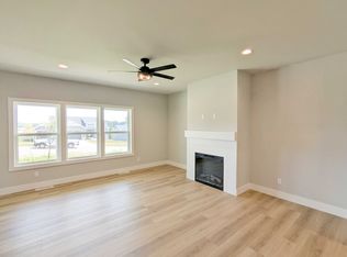 1047 Autumn Blaze Ct, Oregon, WI 53575