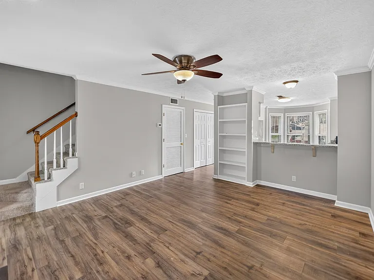 430 Claircrest Dr — Photo 8