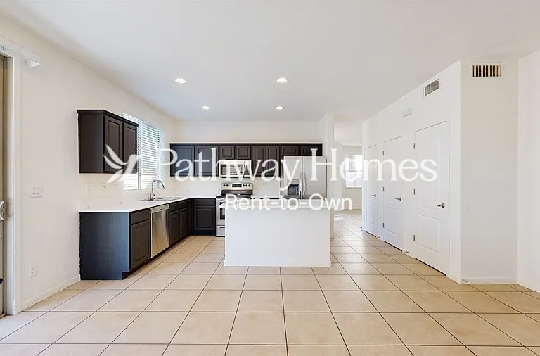 2141 N 135th Dr — Photo 11