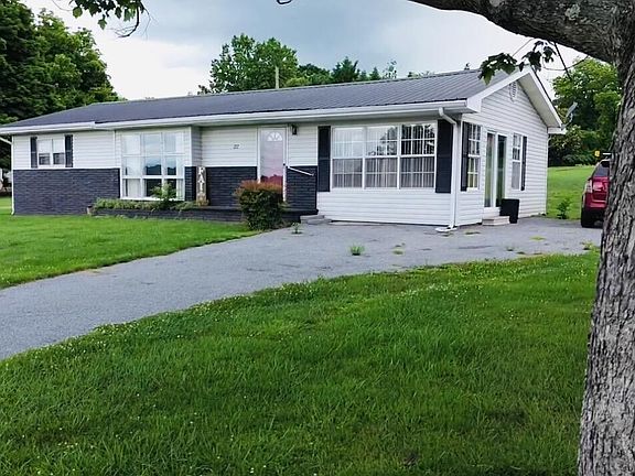 3rd image of 722 Netherton Dr