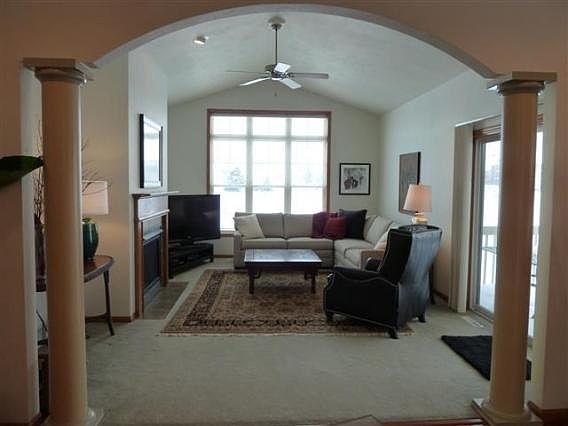 2nd image of 5676 Wilshire Dr