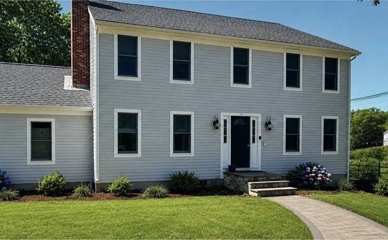 Iris Ln — Photo 1