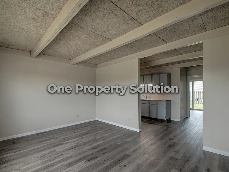 1327 Logan St — Photo 3