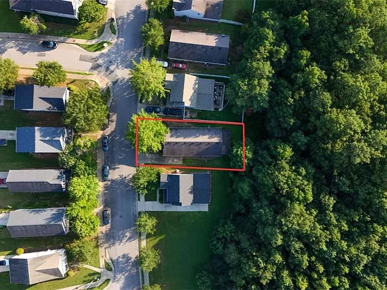 744 W Vincent Dr — Photo 8