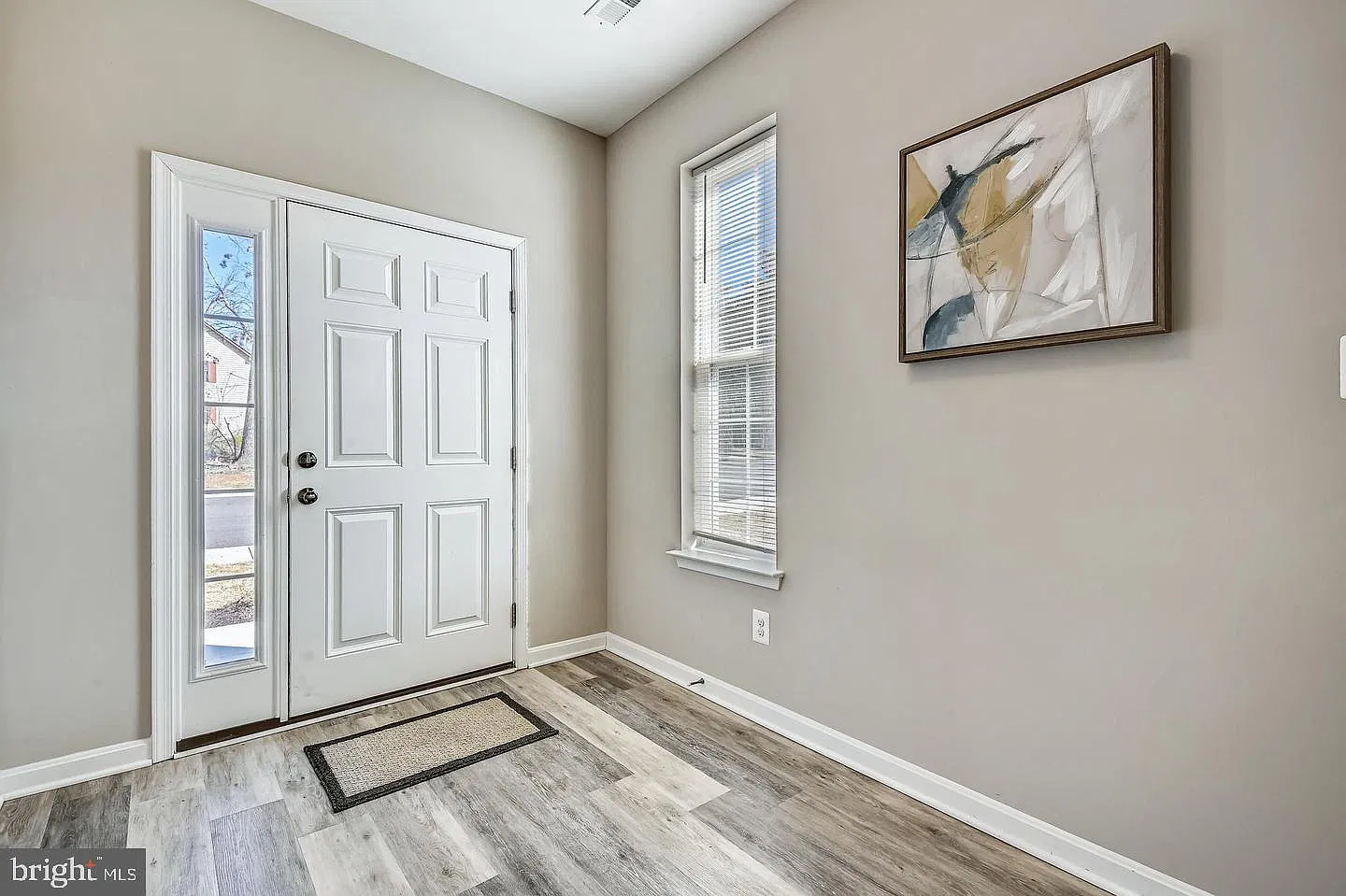 3 bed, 4.0 bath, 2402 sqft, $3,200 — Photo 3