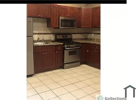 5 bed, 1832 sqft, $2,200 — Photo 3