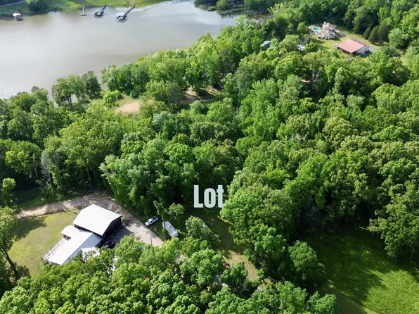 84 Lakeview Dr, Eva, TN 38333
