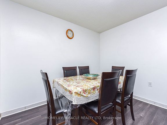 5th image of 18 Knightsbridge Rd Unit 2005