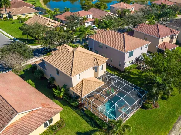 3575 Malagrotta Cir, Cape Coral, FL 33909
