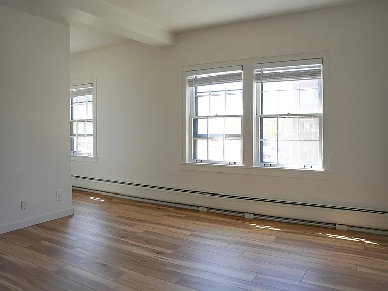 960 N Sherman St #2E — Photo 11