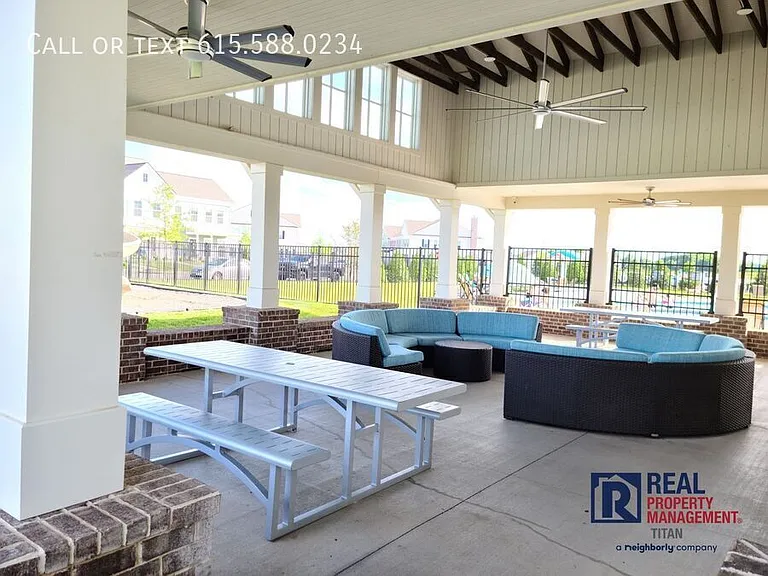 1029 Ewell Farm Cir — Photo 35