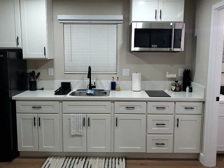 549 E La Deney Dr #B — Photo 3
