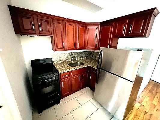 5th image of 559 W 161st St #1F