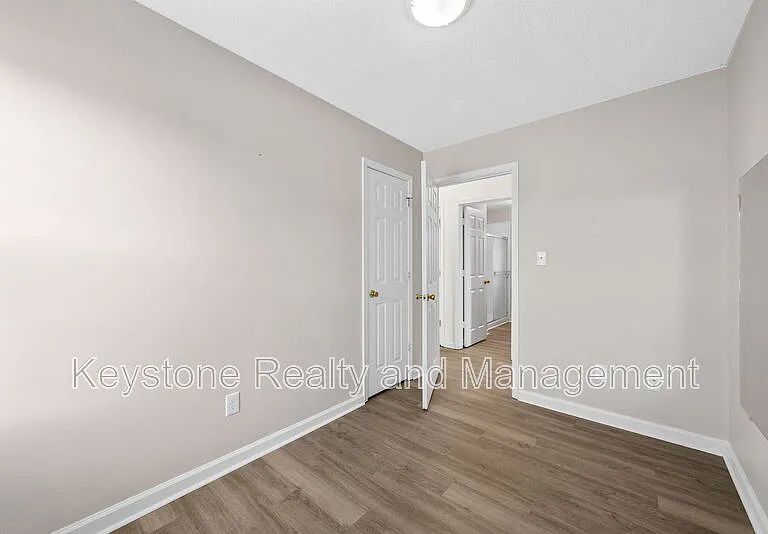 405 Eddy St — Photo 8