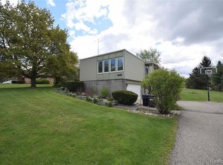 5215 Scenicvue Dr, Flint, MI 48532