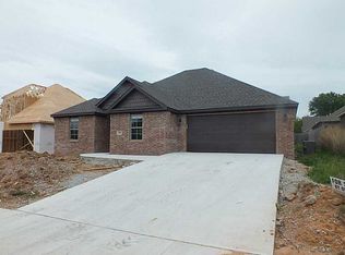 102 NE Chicory Ln, Bentonville, AR 72712