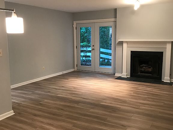 4th image of 903 Riverview Dr SE