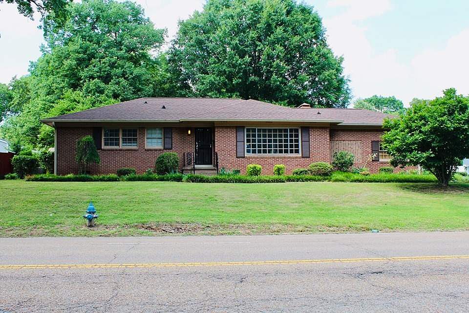 1st image of 819 W Forest Ave