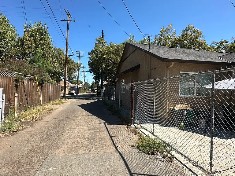 422 E Morris Ave #1 — Photo 18