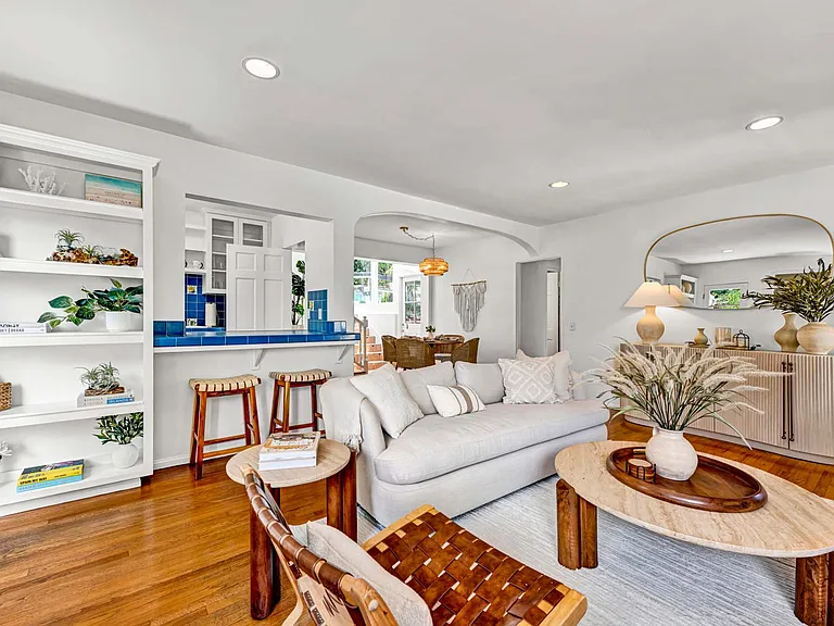 924 Park Ave — Photo 8