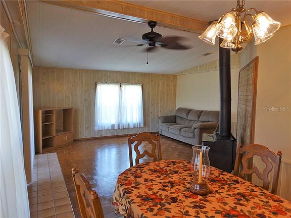 5th image of 440 Skyline Dr W