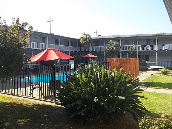 5th image of 500 Sunrise Ave