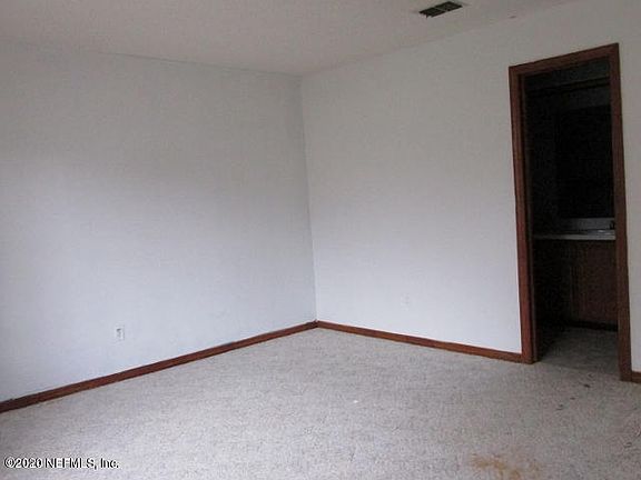 5th image of 5674 Bennington Dr