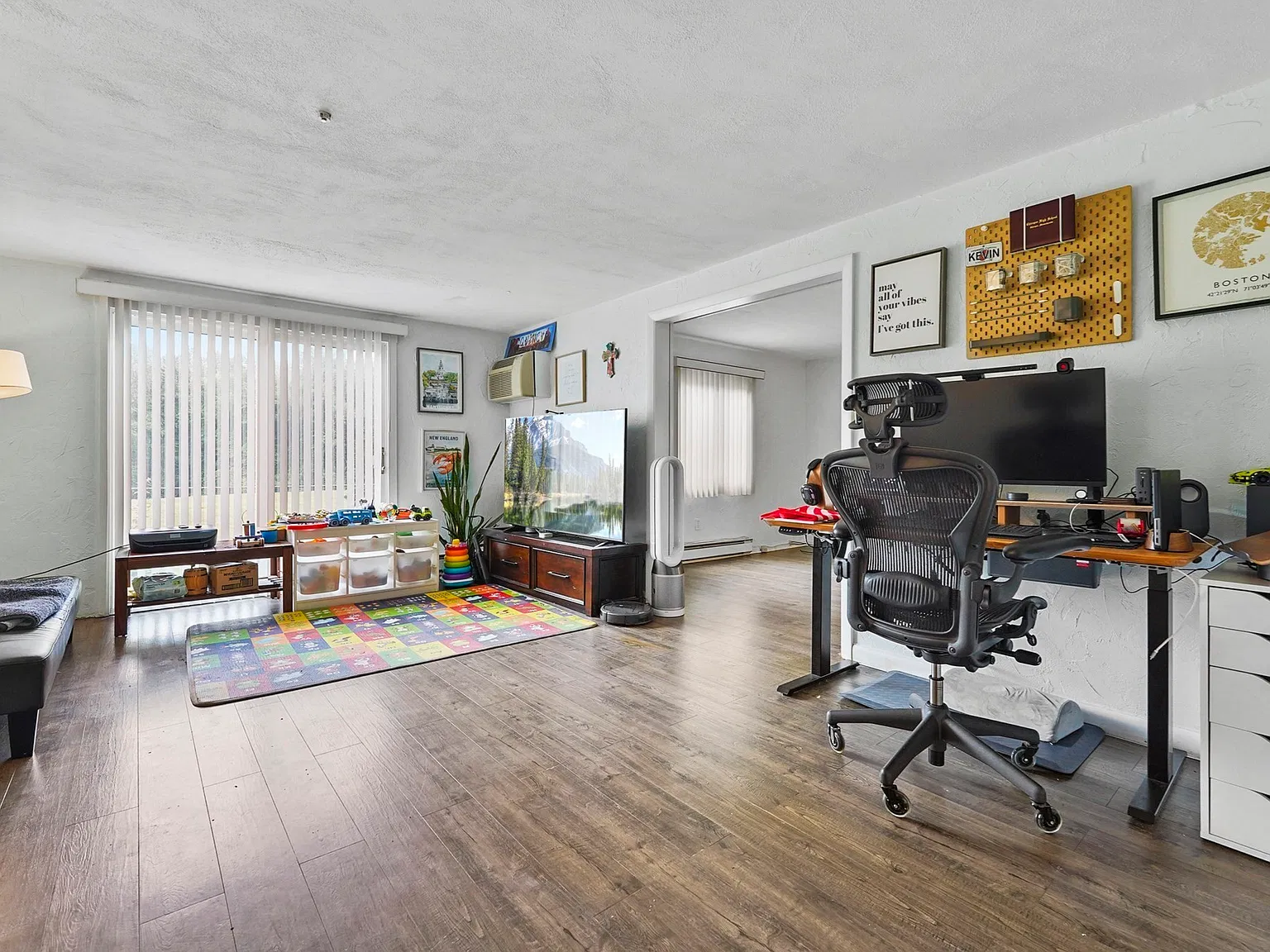 2 bed, 1.0 bath, 816 sqft, $2,000 — Photo 2